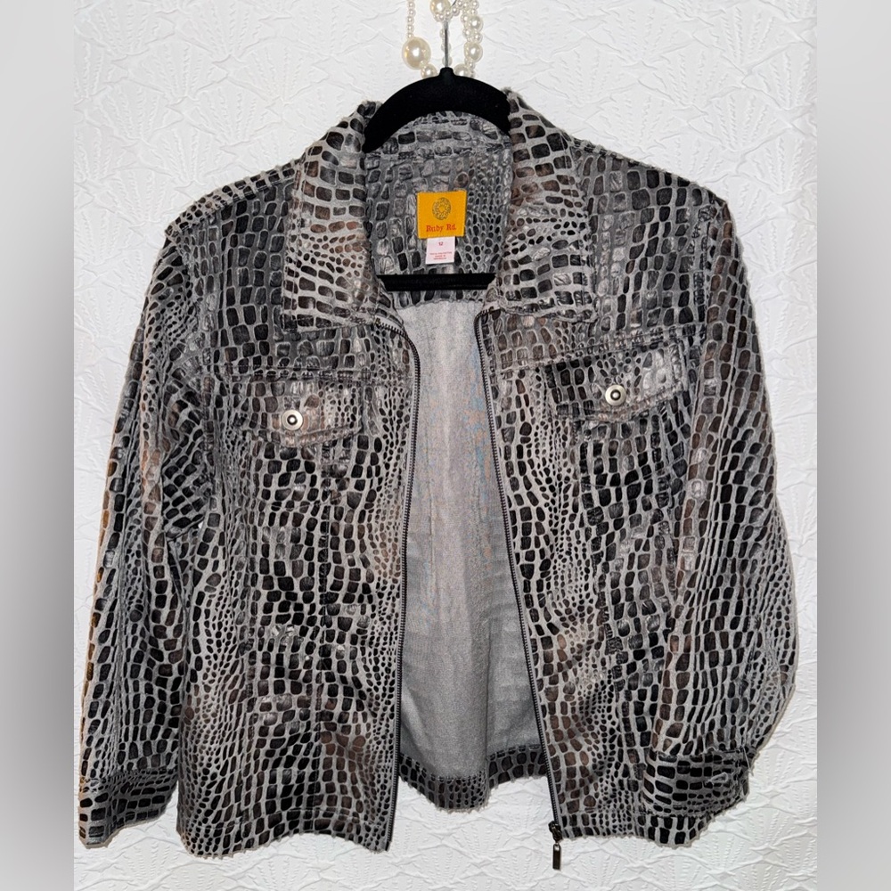 PRICE ⬇️ Ruby Rd. Women's Croc-Print Grey Jacket